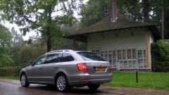 Skoda Superb Combi 1.8 TSI Elegance valt aan op de rangorde