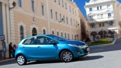 Vernieuwde Mazda2 bij de pinken