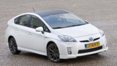 Toyota Prius op sportschoenen