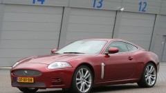 Jaguar XKR blijft beschaafd