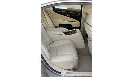 Lexus LS 600h �groene� limo (met filmpje!)