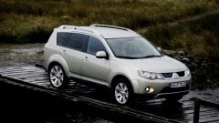 Productie drieling C-Crosser, Outlander en 4007 naar NedCar.