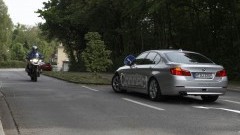Veilig linksaf slaan met Left Turn Assistant in BMW 5 Serie