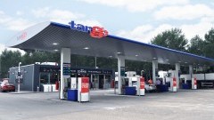 Prijzenslag tanken nu ook langs snelweg