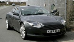 Scoop - Aston Martin Rapide onderweg
