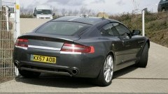 Scoop - Aston Martin Rapide onderweg