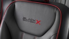 Renault Trafic volgehangen als Black Edition X