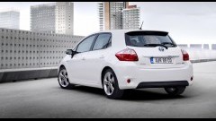 Opvolger Toyota Auris druppelt het internet op