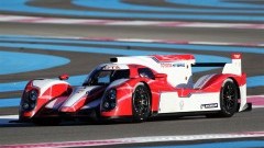 Toyota sportief aan de bak met twee raceauto's n een hybride