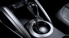 Hyundai Veloster DCT en i40 sedan naderen het land