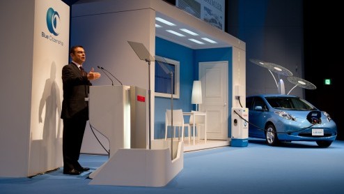 Nissan heeft een nieuw milieuplan gepresenteerd. Een van de pijlers daaruit betreft het reduceren van brandstofverbruik. De Japanners komen daarom onder meer met een nieuwe voorwielaangedreven hybride