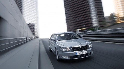 In navolging van de Skoda Superb 1.6 TDI Greenline is er nu ook een benzinevariant zuinig genoeg om in aanmerking te komen voor 20% bijtelling. Het is de Superb 1.4 TSI Greentech met 125 pk.
