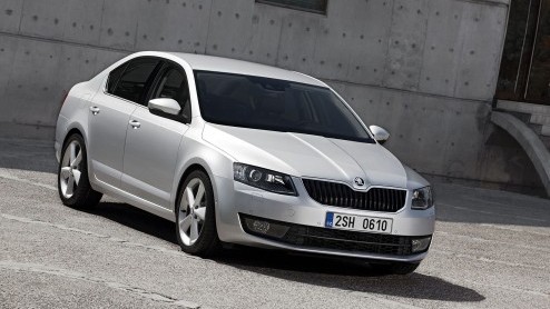 Zoals beloofd is de nieuwe Skoda Octavia vanaf vandaag officieel. De hatchback is wederom erg ruim maar bevalt nieuwe slimmigheden, veel veiligheidsvoorzieningen, is 100 kilo afgeslankt en nog zuinige