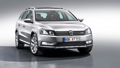 Stoer doen in een Passat? Dat kan, want vanaf nu is de Passat Alltrack te bestellen. Met keuze uit twee TSI- en twee TDI-motoren begint de prijslijst bij 39.890 euro. Vierwielaandrijving is op bijna a