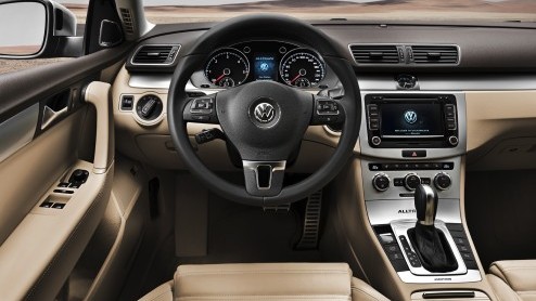 Aan het eind van volgende week beleeft de Volkswagen Passat Alltrack zijn wereldpremire op de Tokio Motor Show. Het is een stoere variant van de gewone Passat, leverbaar met vierwielaandrijving. Rond