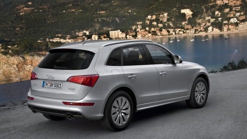 Audi heeft de prijslijst van de Q5 Hybrid gedrukt. De hybride SUV is te bestellen voor prijzen vanaf 65.500 euro. De orderboeken zijn inmiddels geopend en de eerste exemplaren zullen in het vierde kwa