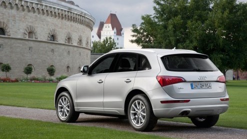Het leveringsprogramma van de Audi Q5 wordt per aanstaande november uitgebreid met een voorwielaangedreven versie. Dit model is uitgevoerd met een 2.0 TDI met 143 pk, die standaard aan een zesversnell