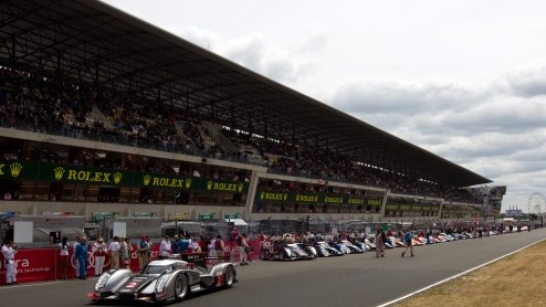 Audi heeft met de nieuwe R18 TDI de overwinning behaald in de 24-uursrace van Le Mans. Een knappe prestatie, aangezien twee van de drie Audi-bolides al in de eerste acht uur van de race werden afgesch