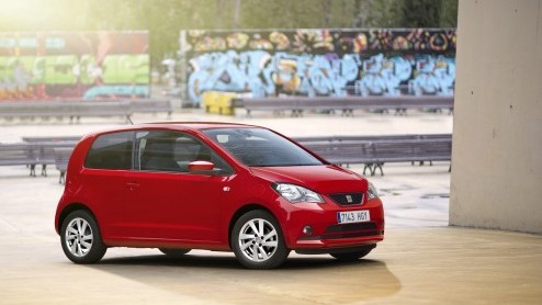 Nu de vanafprijs van 7.695 euro voor de SEAT Mii bekend is worden de laatste aanvullende details bekend gemaakt. Vanaf mei staat de Spaanse equivalent van de Up! en de Citigo bij de dealer. Er is keuz