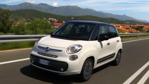 Precies vijf jaar na de introductie van de nieuwe generatie 500 introduceert Fiat de 500L, een grote vijfdeurs 500 met vijf zitplaatsen, ideaal voor het jonge gezin. Is deze ruimteversie net zon hebb