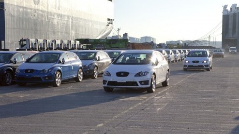 Zoals eerder aangekondigd zet Seat voet aan wal in China. Seat maakt vandaag bekend de eerste autos verscheept te hebben. Na de eerste lichting van 250 auto's zullen er nog velen volgen.