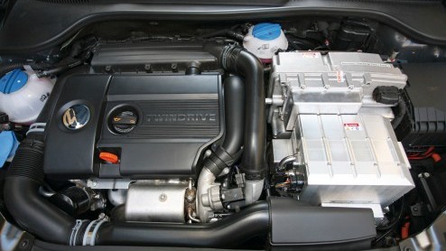 Volkswagen is er nog niet op uitgestudeerd, maar laat al wel zien waartoe het in staat is; TwinDrive. Op basis van een Golf TwinDrive met 1.4 TSI motor hebben de Duitsers verbruikstesten gedaan, met 1