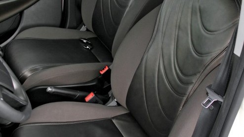 De nieuwe Ypsilon is Lancias nieuwste luxepaardje in de familie. Als vierde generatie heeft de compacte Italiaan een naam hoog te houden als het gaat om luxe en stijl. Hoe beleven we dat in de in de
