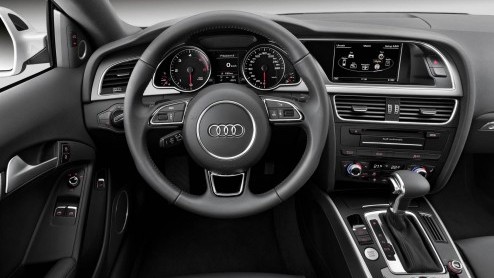 Audi heeft alle modelvarianten van de Audi A5 vernieuwd en maakt nu de modelprijzen bekend. Veel uitvoeringen zijn in prijs verlaagd, de 1.8 TFSI komt in aanmerking voor 20% bijtelling. Audi doet zake