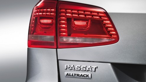 Stoer doen in een Passat? Dat kan, want vanaf nu is de Passat Alltrack te bestellen. Met keuze uit twee TSI- en twee TDI-motoren begint de prijslijst bij 39.890 euro. Vierwielaandrijving is op bijna a