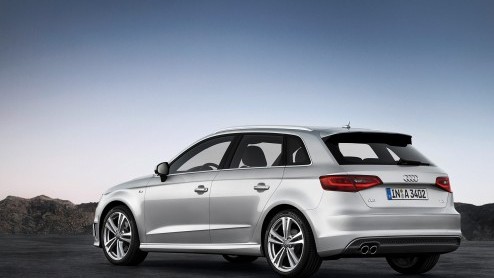 Vlak voor het einde van het jaar introduceert Audi de instapdiesel voor de A3 (Sportback). Het is de 1.6 TDI met 105 pk die is gekoppeld aan een vijfbak. Met 99 gram CO2-uitstoot is deze TDI de zuinig