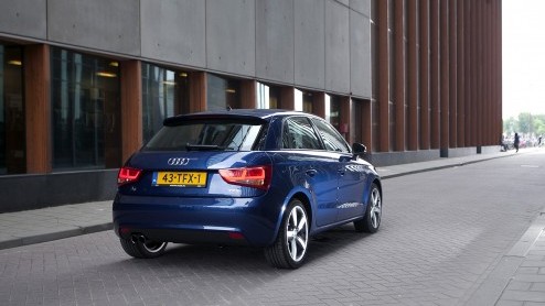 Tijdelijk in het leveringsprogramma bij Audi, de A1 Connect. Deze compleet uitgeruste versie met een sound system, airco, lichtmetaal en andere extra's is er vanaf 19.990 euro als driedeurs. De Sportb