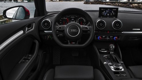 Geen Audi is compleet zonder Pro Line. Nu is er voor de A3 en A3 Sportback een Pro Line S pakket beschikbaar met sportieve en luxe extras dat uitsluitend te combineren is met de Ambition-uitvoering.