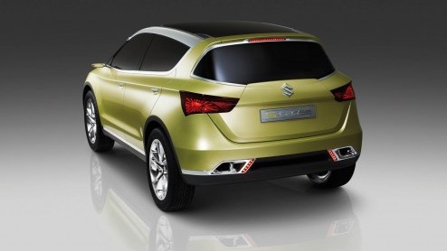 Suzuki heeft inmiddels de S Cross officieel gemaakt. Deze nieuwe cross-over komt eind volgend jaar op de markt met twee- en vierwielaandrijving. De huidige SX4 blijft voorlopig nog in het gamma.