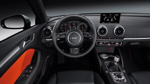 Hij stond al in Parijs, we gaan er binnenkort mee rijden en vanaf februari staat hij bij de dealer; de nieuwe Audi A3 Sportback. De importeur heeft alvast de prijslijst uit de doeken gedaan en die beg