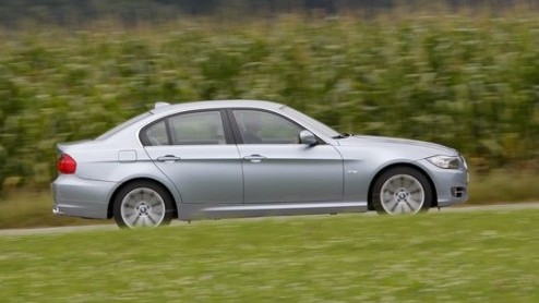 De RAI Vereniging wil het de belastingdienst en een groep leaserijders makkelijker maken. Wie een auto van de zaak rijdt en die niet priv gebruikt moet een 'zwarte doos' in de auto krijgen die dat co