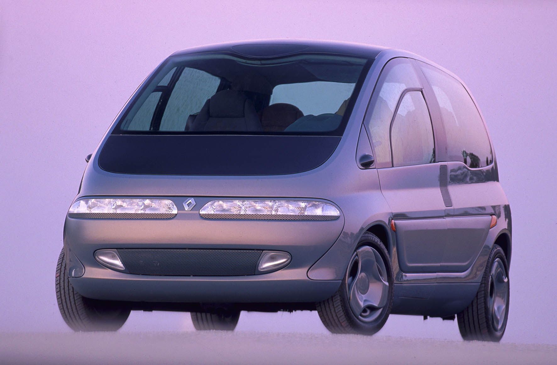 AutoVandaag viert in samenwerking met Athlon 100 jaar mobiliteit. In dit artikel staat de MPV centraal, ofwel de Multi Purpose Vehicle.