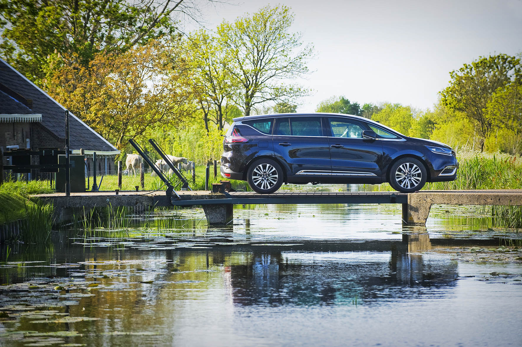 AutoVandaag viert in samenwerking met Athlon 100 jaar mobiliteit. In dit artikel staat de MPV centraal, ofwel de Multi Purpose Vehicle.