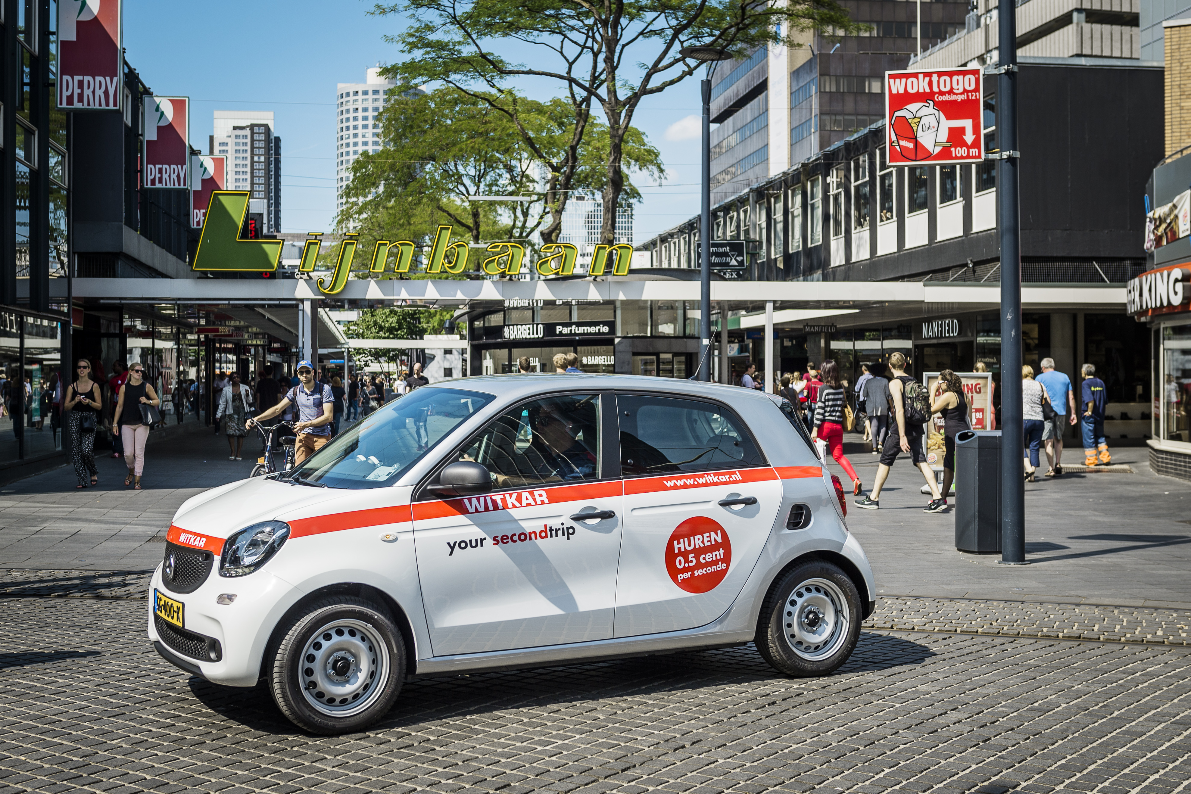 AutoVandaag viert in samenwerking met Athlon 100 jaar mobiliteit. In dit artikel staat de Witkar en de opkomst van autodelen in Nederland centraal met initiatieven zoals Greenwheels en Car2go.