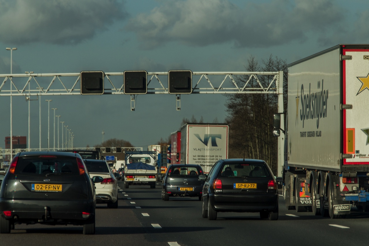 AutoVandaag viert in samenwerking met Athlon 100 jaar mobiliteit. In dit artikel staat de autoloze zondag vanaf 1939 centraal, een dag waarin het reguliere verkeer niet mocht rijden.