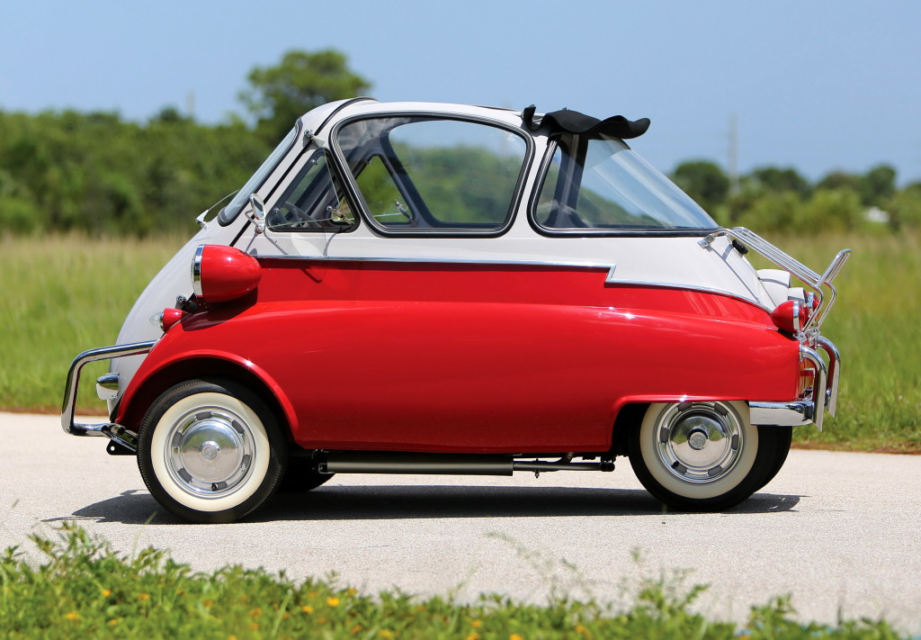 AutoVandaag viert in samenwerking met Athlon 100 jaar mobiliteit. In dit artikel staat de dwergauto centraal, ook wel de microcar genoemd. Kleine auto's met een bijzondere geschiedenis belicht.