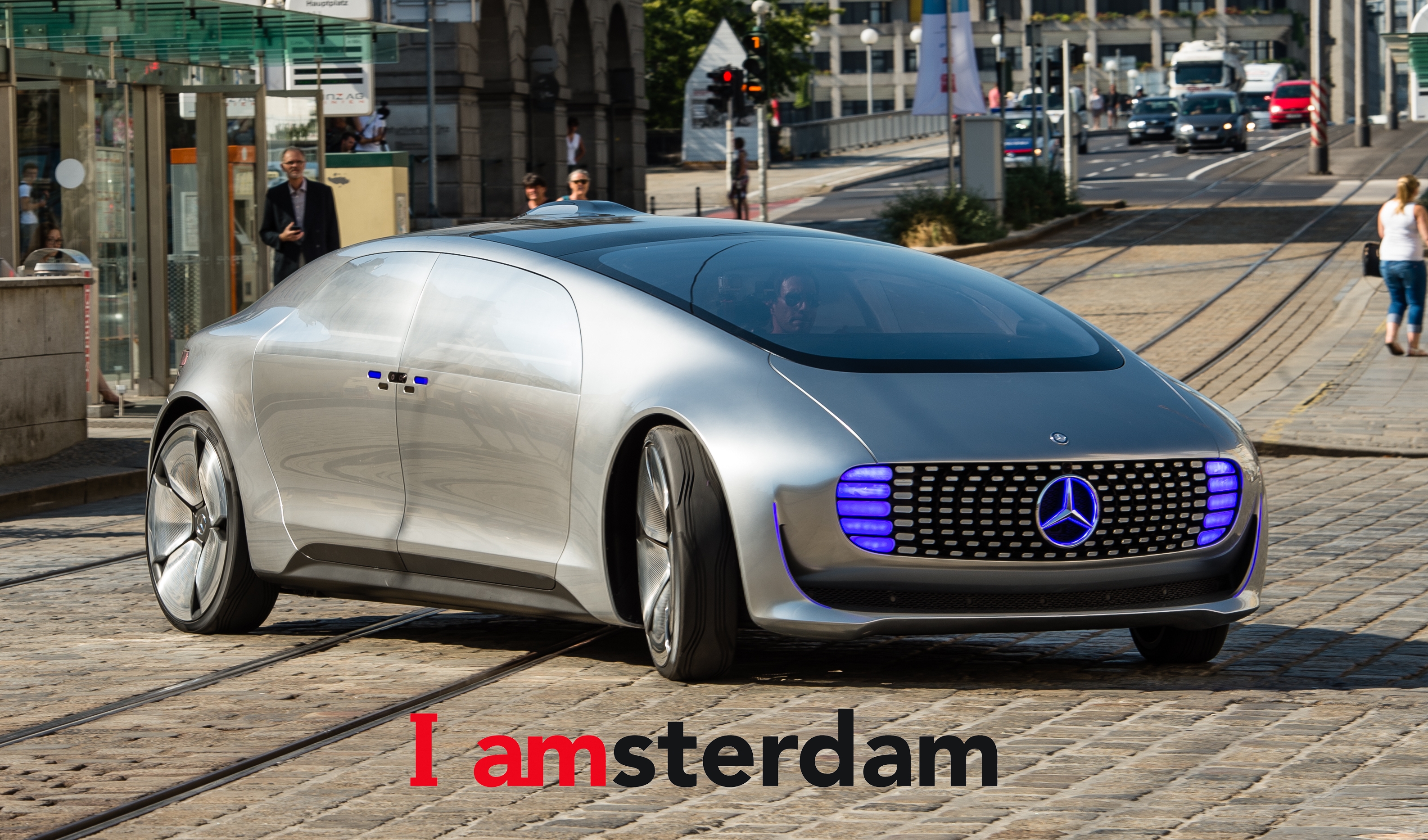 AutoVandaag viert in samenwerking met Athlon Car Lease 100 jaar mobiliteit. In dit artikel staat de opkomst van de cruise control centraal, een innovatie die zich ontwikkelt tot automatische piloot.