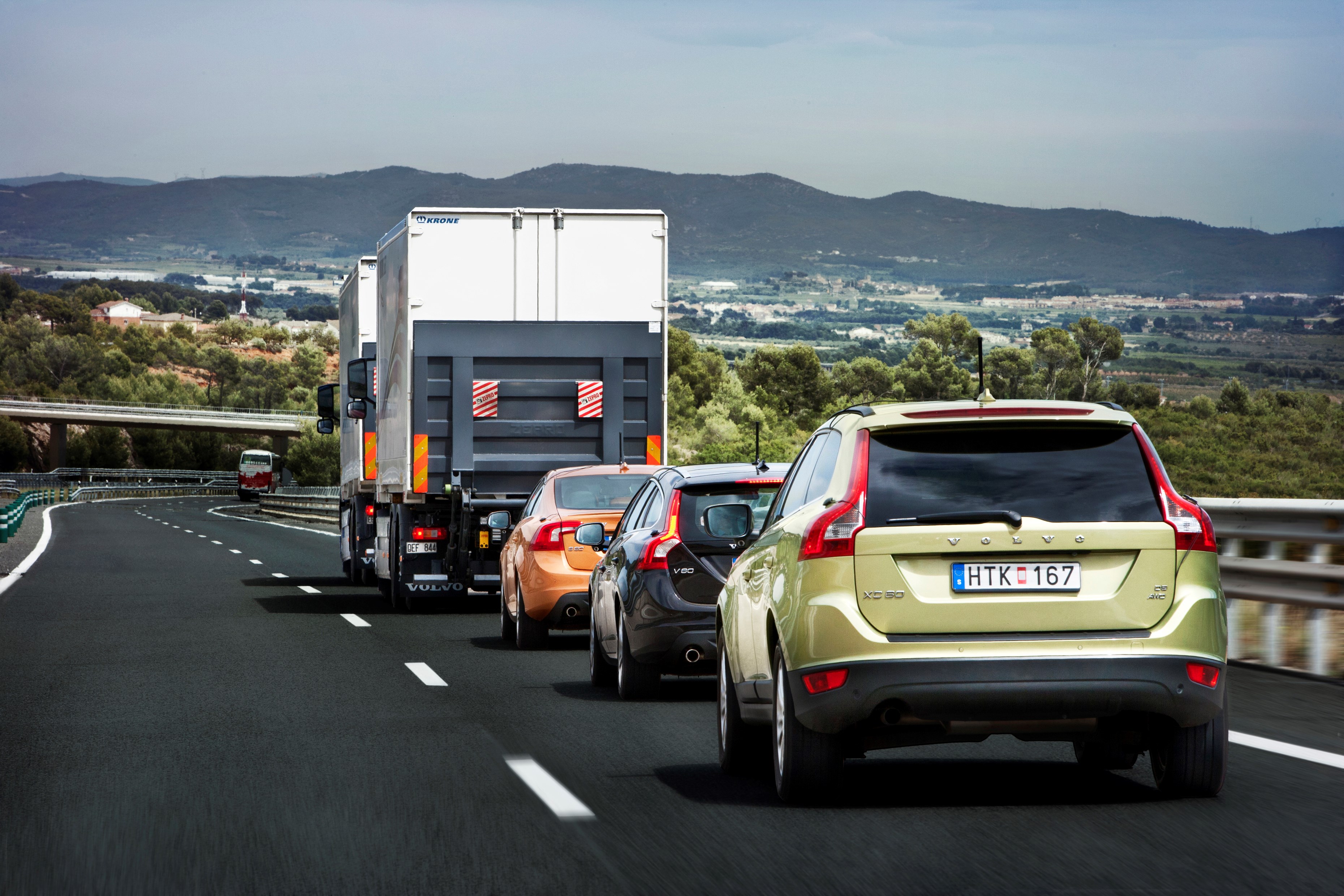 AutoVandaag viert in samenwerking met Athlon Car Lease 100 jaar mobiliteit. In dit artikel staat de opkomst van de cruise control centraal, een innovatie die zich ontwikkelt tot automatische piloot.