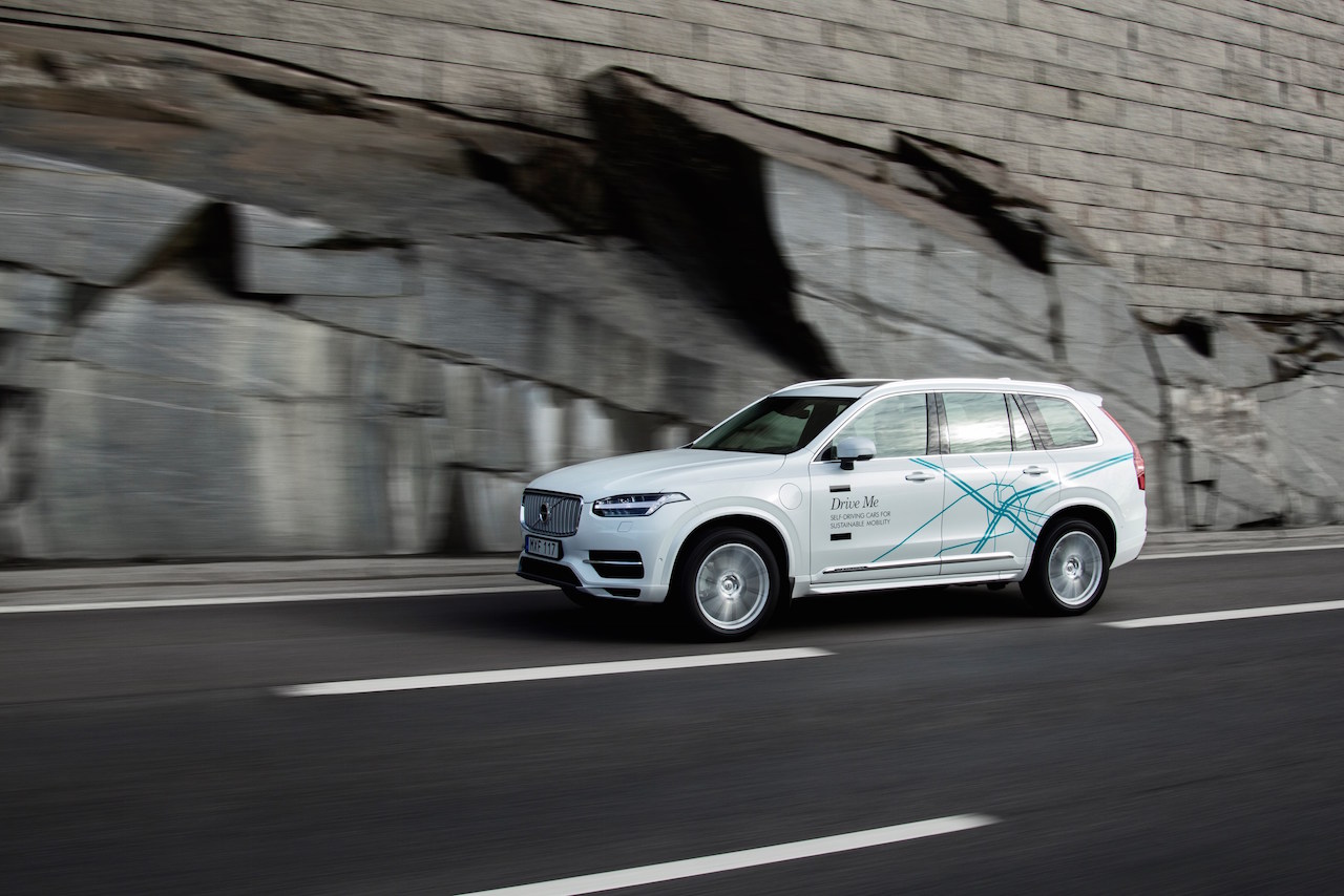 Volvo start experiment met 100 zelfrijdende auto's in China. Het merk overlegt met de overheden om autonoom rijden daar mogelijk te maken.