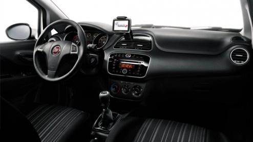 De Fiat Punto EVO met 85 pk diesel is nu nog een tikkie zuiniger. Tenminste, als je de Punto MyLife besteld. De nieuwe uitvoering stoot slechts 90 gram CO2 uit en kost ter introductie slechts 14.495 e