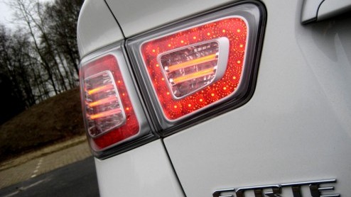 Het is waarschijnlijk de meest exclusieve Kia in Nederland, maar dat is niet waar het om draait. De Kia Forte Hybrid LPi is de eerste in serie geproduceerde autogashybride! Ook al komt de zeer CO2-vri