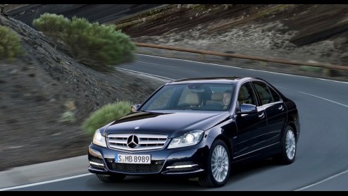In de omgeving van Tenerife maken we kennis met onder meer de vernieuwde Mercedes C-Klasse. Na de nodige testkilometers begint de Duitser aardig op ons in te werken; een eerste indruk.