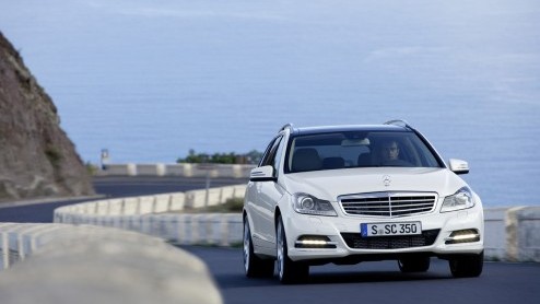 In de omgeving van Tenerife maken we kennis met onder meer de vernieuwde Mercedes C-Klasse. Na de nodige testkilometers begint de Duitser aardig op ons in te werken; een eerste indruk.