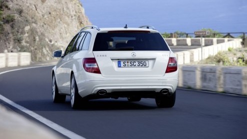 In de omgeving van Tenerife maken we kennis met onder meer de vernieuwde Mercedes C-Klasse. Na de nodige testkilometers begint de Duitser aardig op ons in te werken; een eerste indruk.