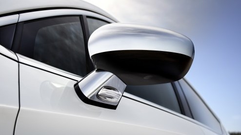 De nieuwe Citron DS4 is volgens zijn makers allerminst doorsnee, bedoeld voor degene die eens wat anders wilt rijden en stiekem de gewone Citron-modellen te braaf vindt. Hoe maakt deze rebelse Frans