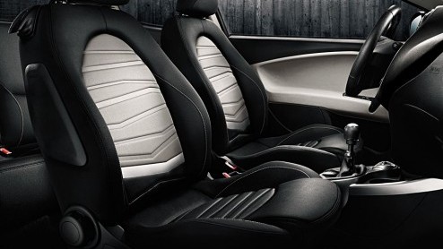 Alfa Romeo ziet ook toekomst in de TwinAir motor voor de MiTo. In Nederland is deze uitvoering belastingvrij. De Italiaan debuteert met tweecilinder op de IAA. Ook de 1.3 JTDm verschijnt in nieuwste c